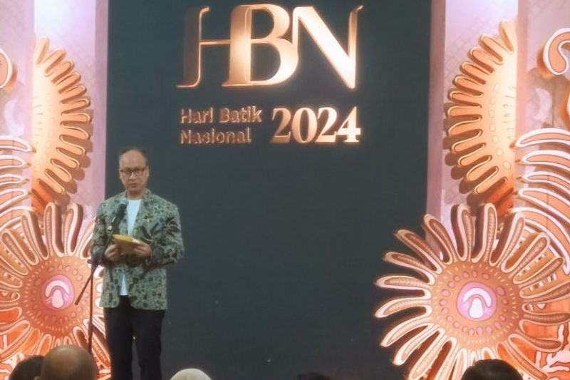 Menteri Perindustrian Agus Gumiwang Kartasasmita