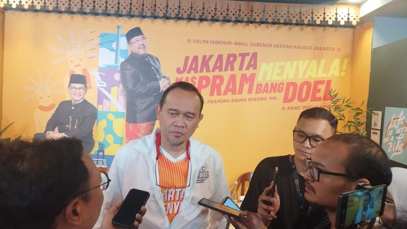 Ketua Tim Pemenangan Calon Gubernur Jakarta Pramono AnungRano Karno, Lies Hartono alias Cak Lontong