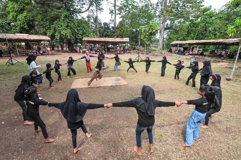 antarafoto-pelestarian-permainan-tradisional-di-kcbn-muara-jambi-061024-ws-2