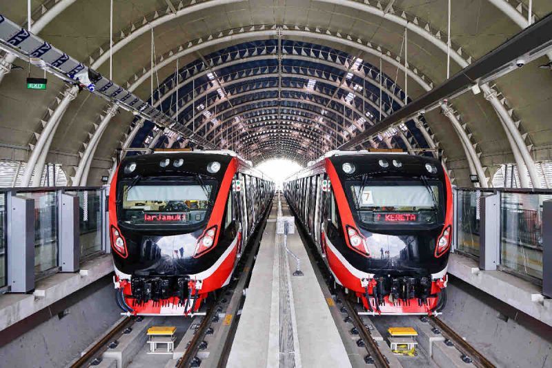 Dua Kereta Api Indonesia