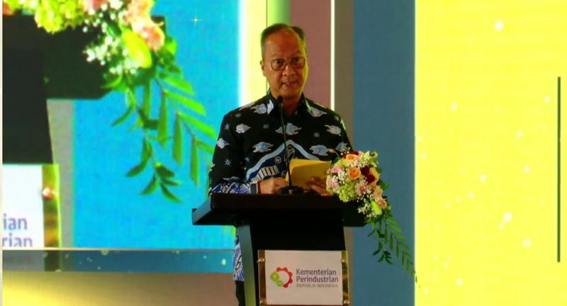 Menteri Perindustrian Agus Gumiwang Kartasasmita