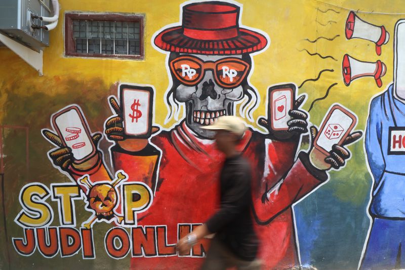 antarafoto-mural-cegah-judi-online-oleh-polisi-09102024-pf-3