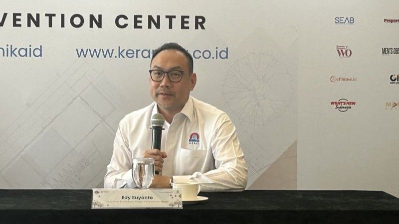 Ketua Umum Asosiasi Aneka Industri Keramik Indonesia (Asaki) Edy Suyanto