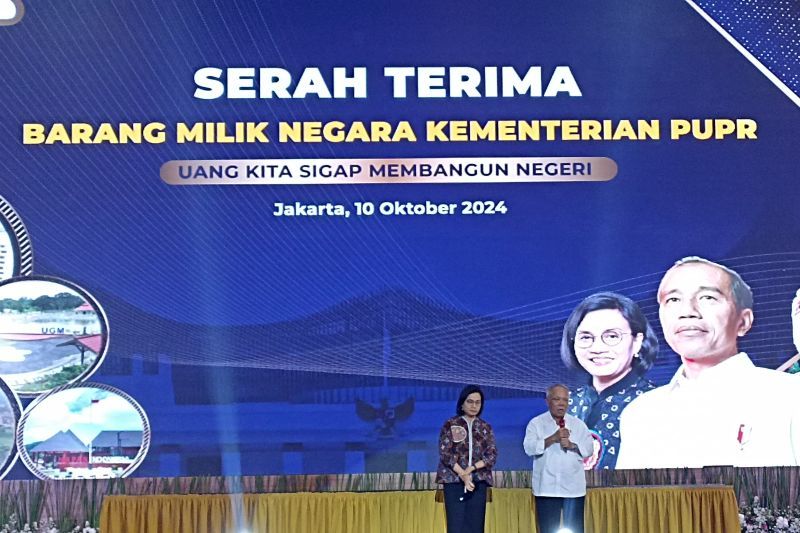 Menteri Keuangan Sri Mulyani Indrawati dan Menteri PUPR Basuki Hadimuljono