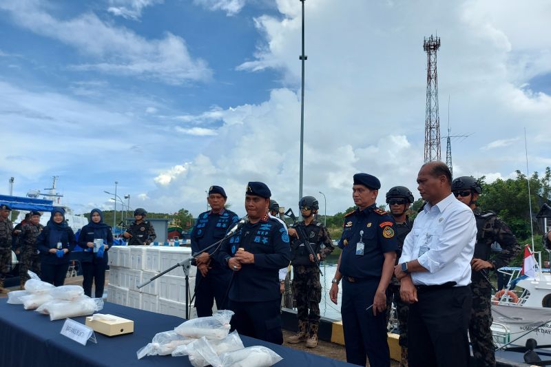 Direktur PSDKP Pung Nugroho Saksono di Pangkalan PSDKP Batam