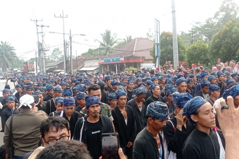 Masyarakat Badui merayakan acara seba