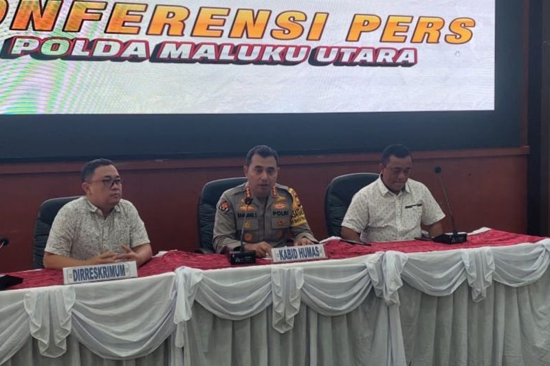 Kabid-Humas-Kombes-Pol-Bambang-Suharyono-bersama-Direksrimum-Kombes-Pol-Asri-Afe