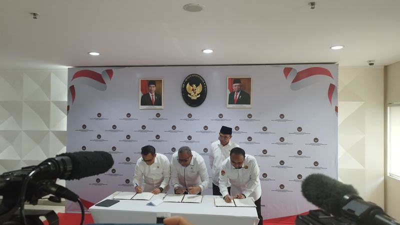 Muhadjir Effendy Menko PMK bersama Menteri PAN-RB, Menteri Ketenagakerjaan dan Menteri Keagamaan