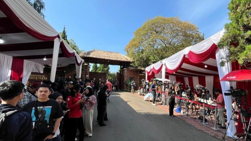Situasi di kediaman Prabowo Subianto, Hambalang, Kabupaten Bogor, Jawa Barat