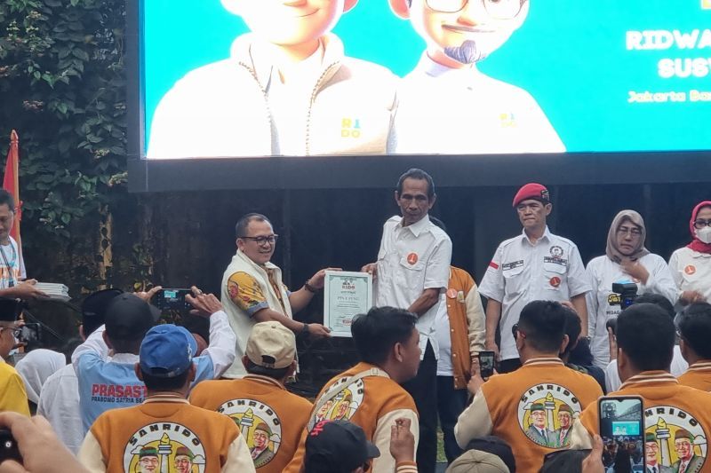 relawan mendeklarasikan dukungan pada Ridwan Kamil-Suswono