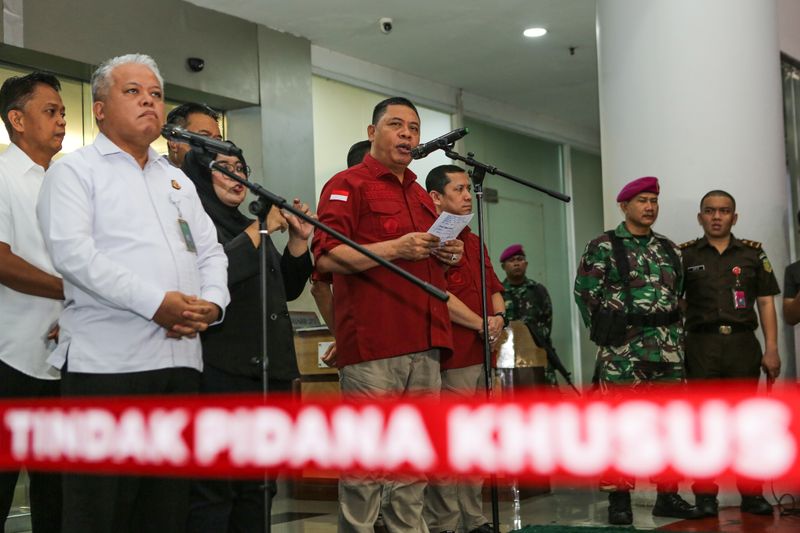 antarafoto-kejagung-tangkap-tiga-hakim-pn-surabaya-231024-ada-1