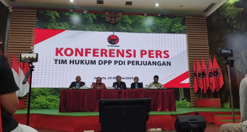 Gayus Lumbuun, tim hukum PDIP bersama jajaran pengurus partai