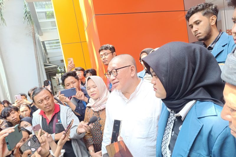 Dekan FISIP Unair Prof. Bagong Suyanto