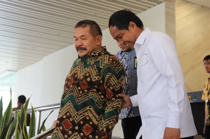 Jaksa Agung ST Burhanuddin dan Menteri Kehutanan Raja Juli Antoni