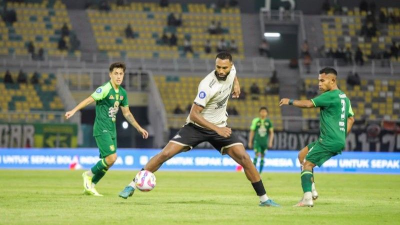 Pemain PSM Makassar Yuran Fernandes