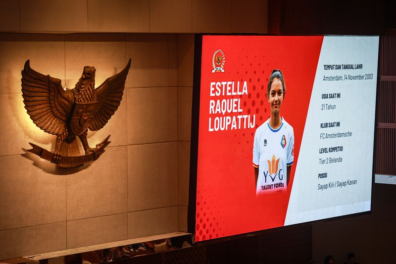 antarafoto-paripurna-dpr-setujui-naturalisasi-tiga-pemain-timnas-1730794650