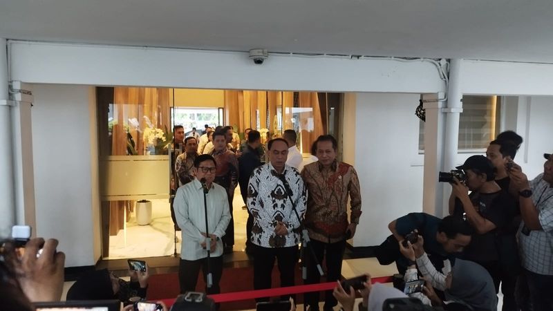 Menko PMM Muhaimin Iskandar dan Menteri Koperasi dan UKM Budi Arie Setiadi