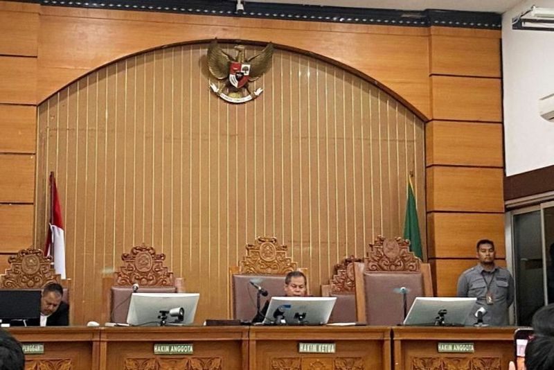Hakim tunggal PN Jakarta Selatan Afrizal Hady dalam sidang putusan praperadilan Sahbirin Noor
