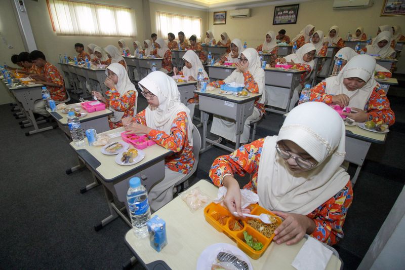antarafoto-program-makan-siang-bergizi-1731751049