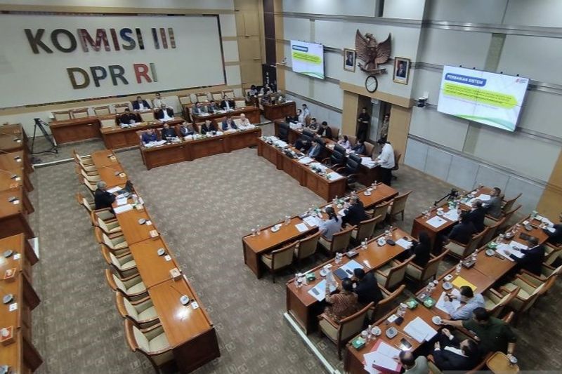 Komisi III DPR RI menggelar uji kelayakan dan kepatutan Capim dan Calon Dewas KPK