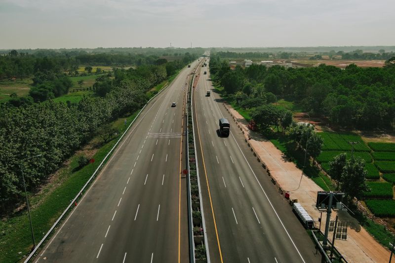 Salah satu ruas jalan tol yang dikerjakan oleh PT PP