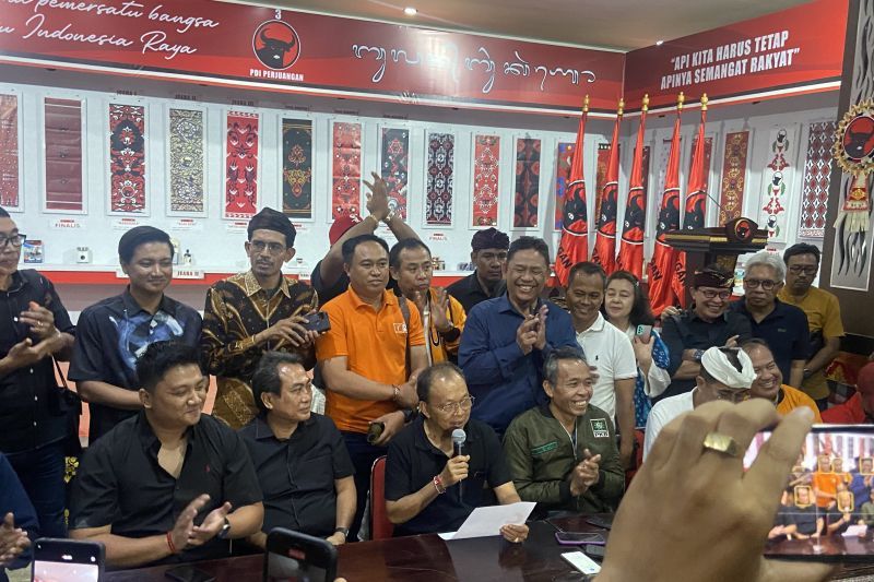 Calon gubernur Bali nomor urut 2 Wayan Koster