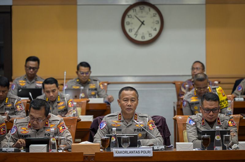 antarafoto-rdp-komisi-iii-dengan-kakorlantas-polri-1733312132