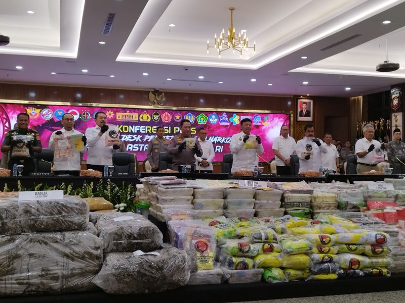 Konferensi pers upaya pemberantasan narkoba di Indonesia