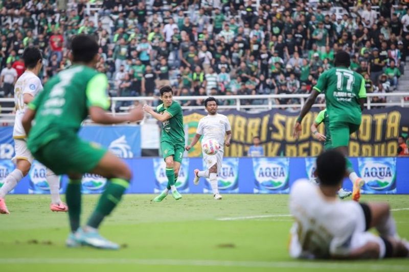 Pemain Persebaya Francisco Rivera 