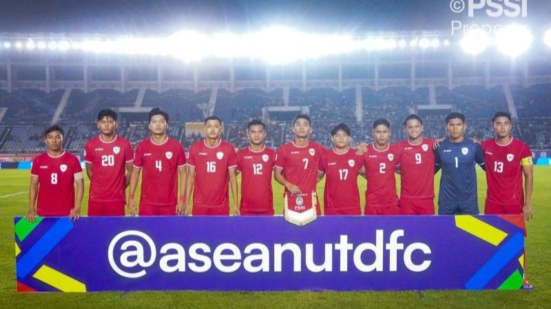 Pemain timnas Indonesia berpose sebelum pertandingan pertama ASEAN Cup 2024 
