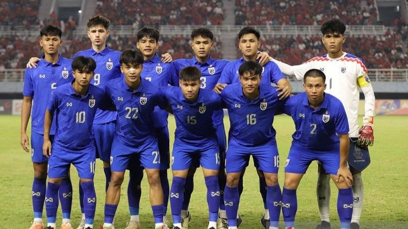 Sebelas pesepak bola Timnas Thailand