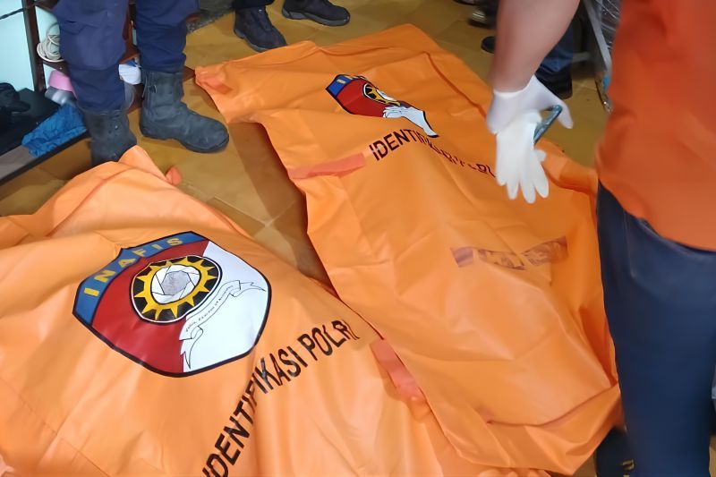 Jasad keluarga korban diduga bunuh diri di Kelurahan Cirendeu