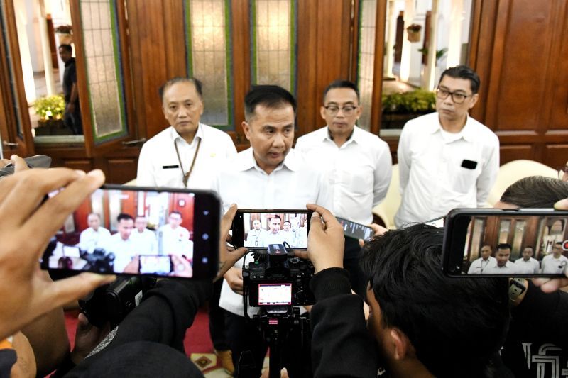 Penjabat Gubernur Jabar Bey Triadi Machmudin