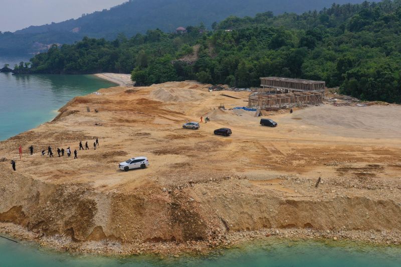 Kawasan proyek untuk jetty yang diduga ilegal di Morowali