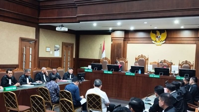 Tiga hakim nonaktif Pengadilan Negeri (PN) Surabaya perkara vonis bebas Ronald Tannur