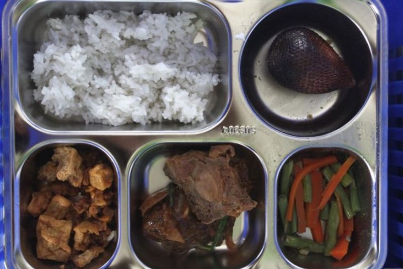 Menu-program-makan-bergizi-gratis-di-Malang-060125-abs (1)