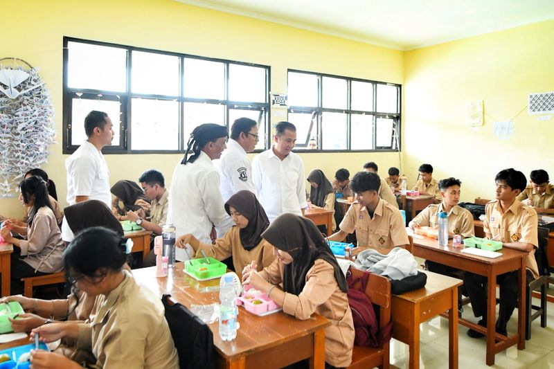 Penjabat Gubernur Jawa Barat Bey Machmudin 