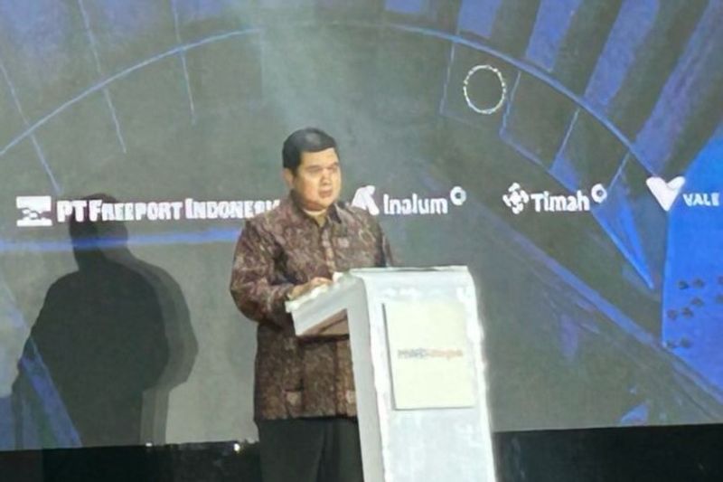 Direktur Utama MIND ID Hendi Priyo Santoso