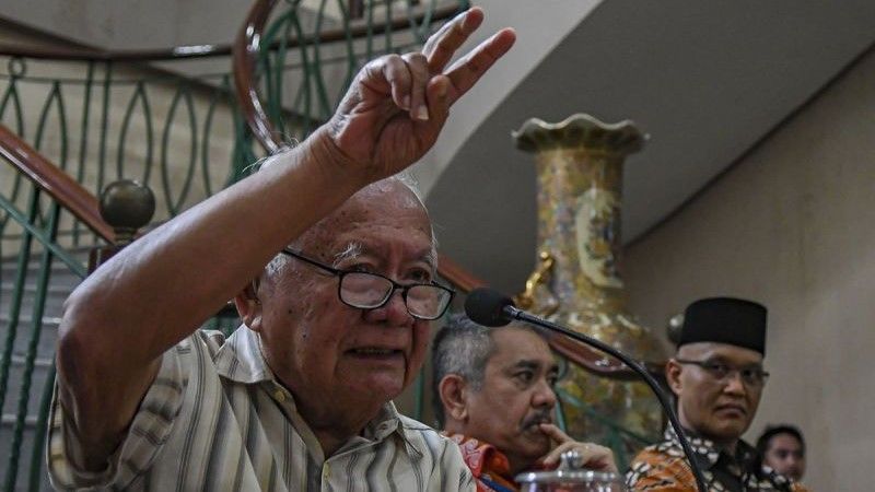 Pakar Hukum Laut Internasional Hasjim Djalal
