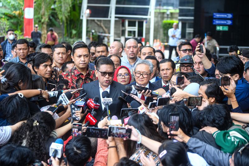 antarafoto-kpk-periksa-hasto-kristiyanto-1736747646