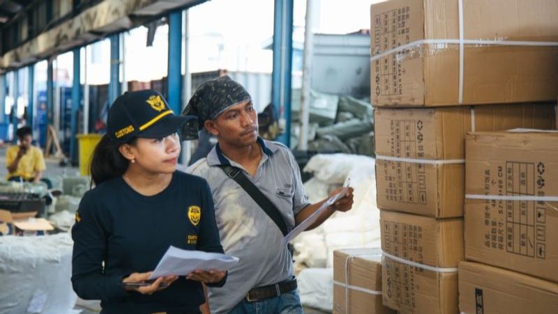 Direktorat Jenderal Bea Cukai (DJBC) mencatat penerimaan dari sektor kepabeanan dan cukai