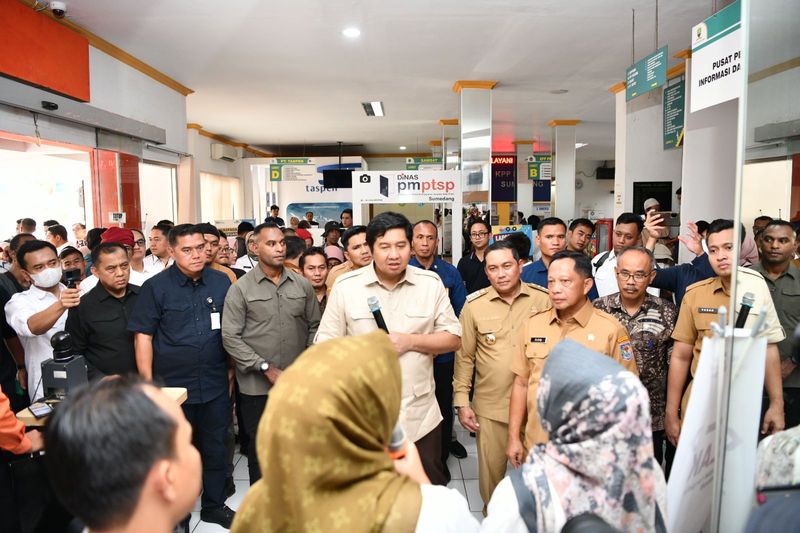 Menteri Dalam Negeri Tito Karnavian dan Menteri Perumahan dan Kawasan Permukiman Maruarar Sirait