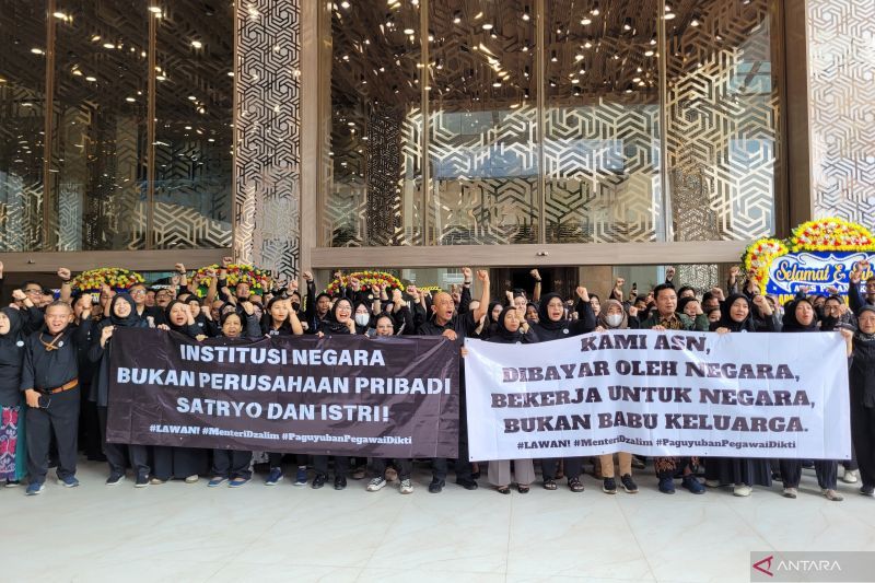 unjuk rasa Ratusan pegawai ASN Direktorat Jenderal Pendidikan Tinggi (Ditjen Dikti)