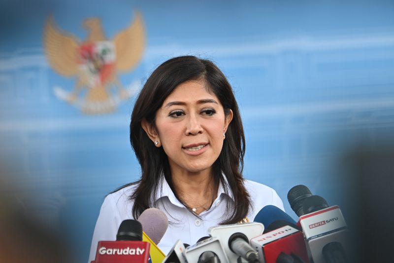 antarafoto-ratas-presiden-dengan-menkomdigi-1738230019