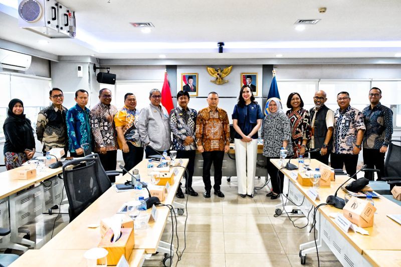 Menhub Dudy Purwaghandi dan Menteri Pariwisata Widiyanthi Putri Wardhana
