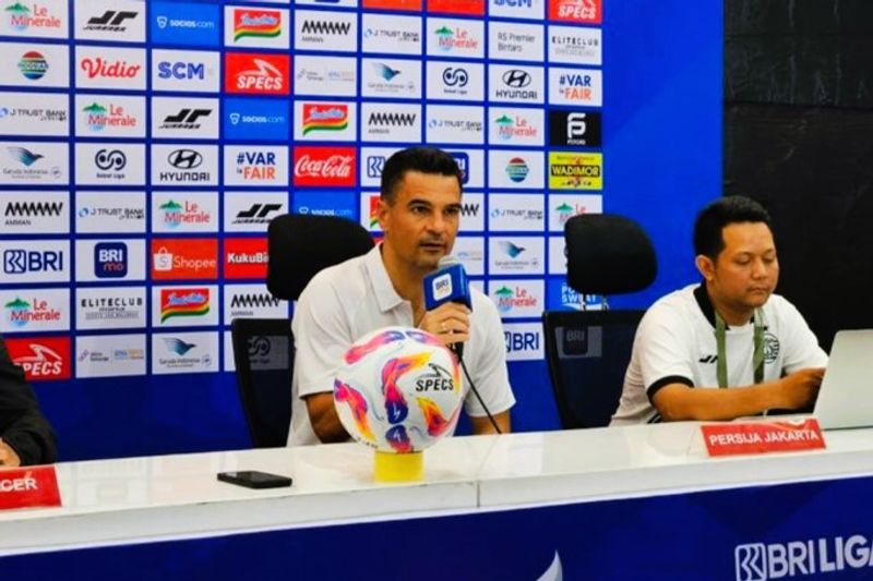 Pelatih Persija Jakarta Carlos Pena
