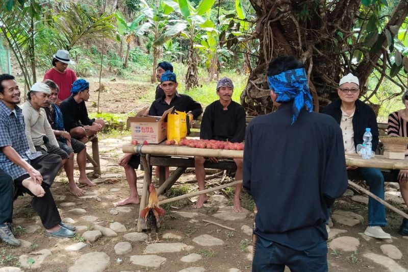 Warga Badui menerima kunjungan saba budaya adat Desa Kanekes pada bulan Kawalu