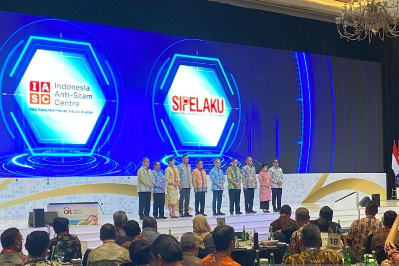 Para Anggota Dewan Komisioner (ADK) Otoritas Jasa Keuangan (OJK)