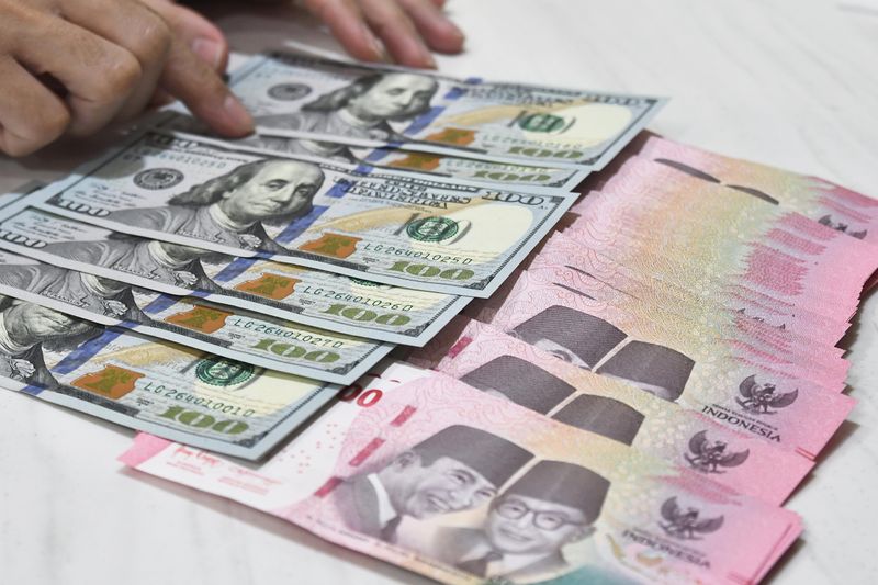 antarafoto-nilai-tukar-rupiah-terhadap-dolar-1740140313