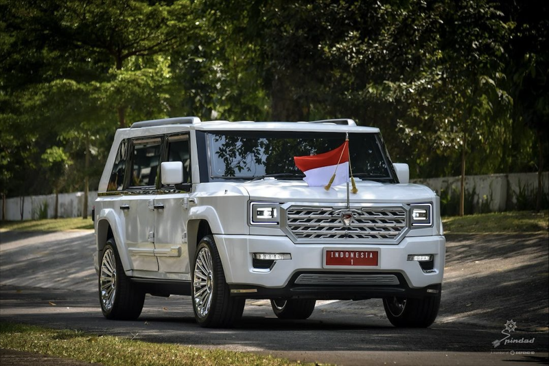 MV3 Garuda Limousine PT Pindad yang digunakan sebagai kendaraan Presiden Prabowo Subianto